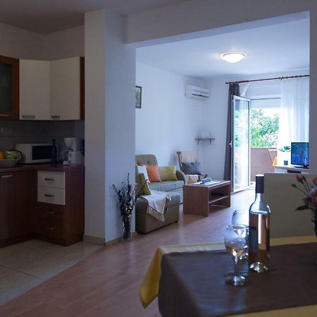 Apartment Helga Ližnjan 外观 照片