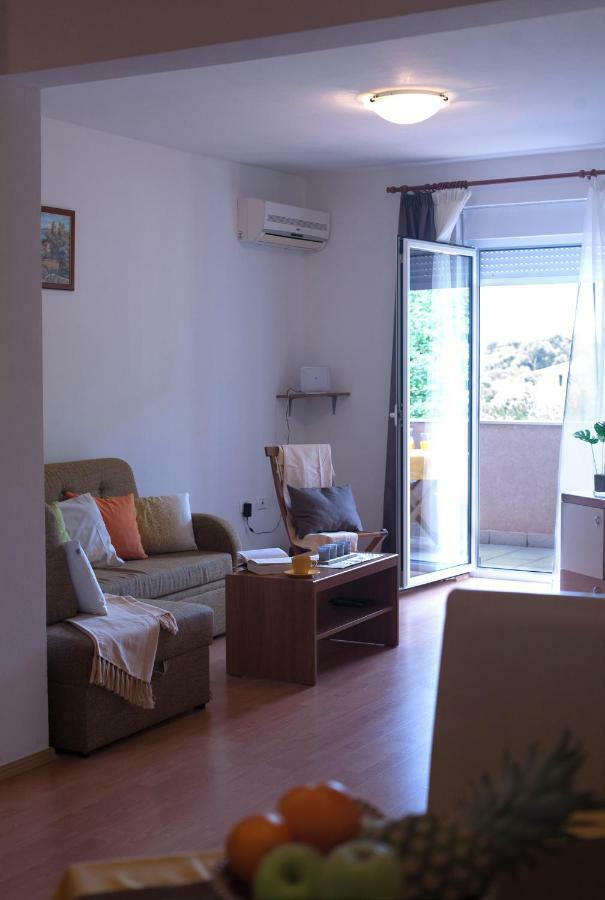 Apartment Helga Ližnjan 外观 照片