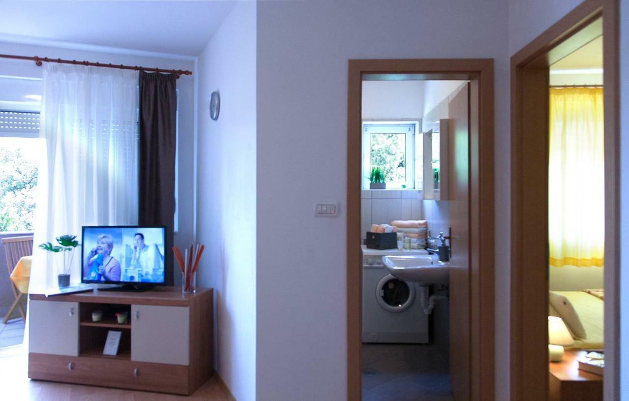 Apartment Helga Ližnjan 外观 照片