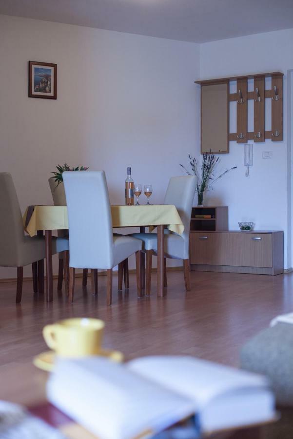 Apartment Helga Ližnjan 外观 照片