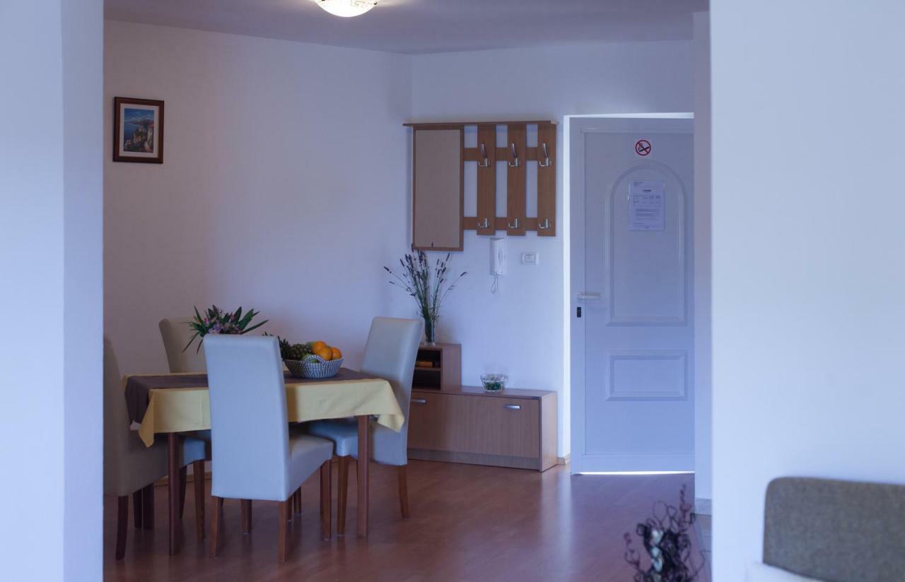 Apartment Helga Ližnjan 外观 照片