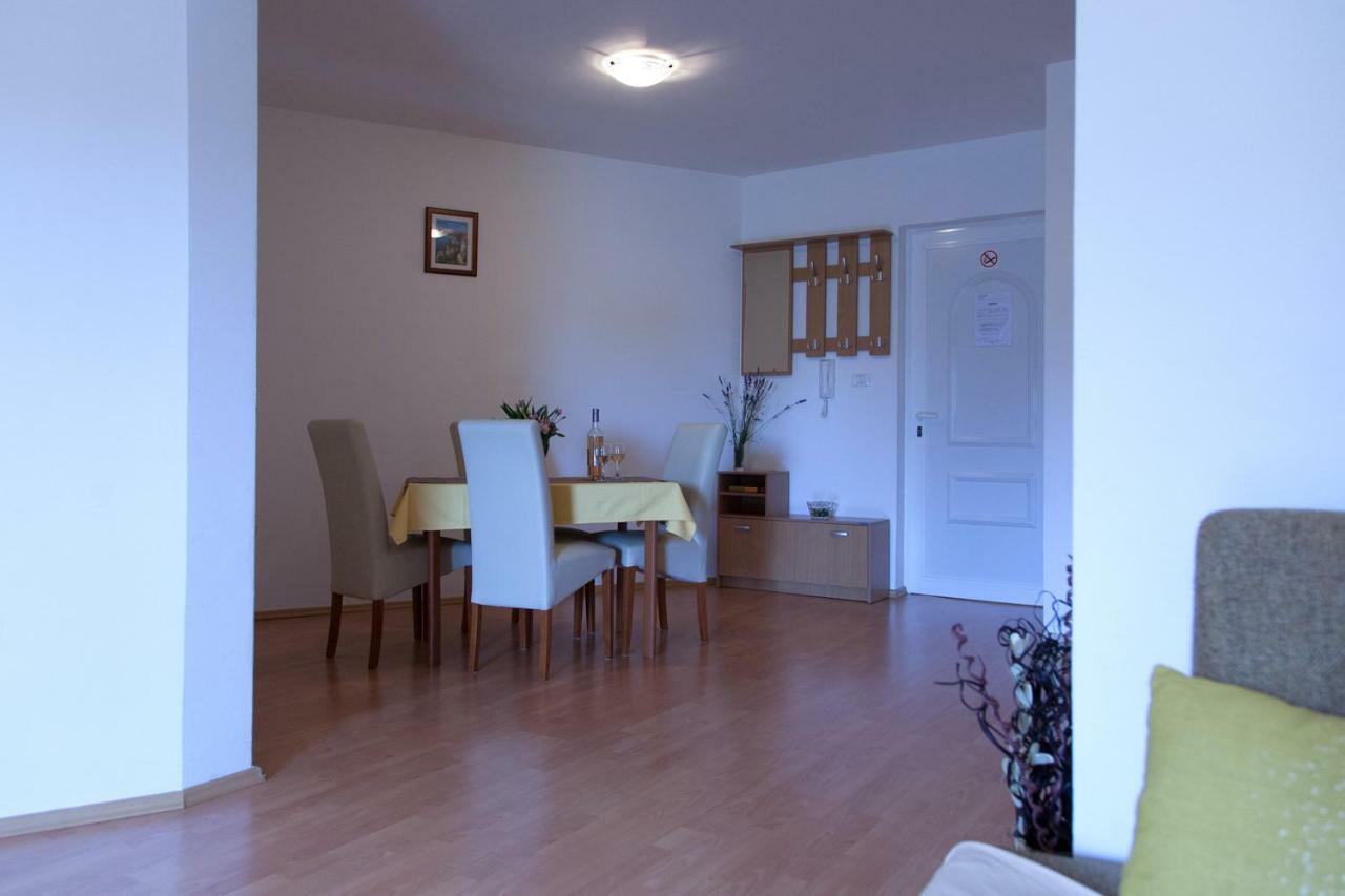 Apartment Helga Ližnjan 外观 照片