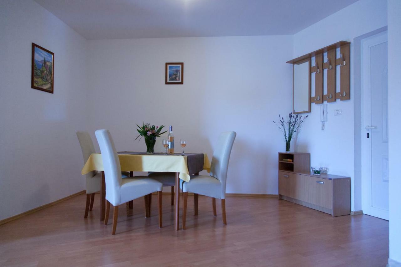 Apartment Helga Ližnjan 外观 照片