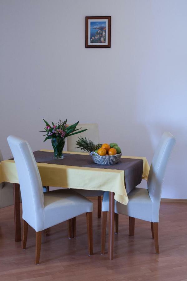 Apartment Helga Ližnjan 外观 照片