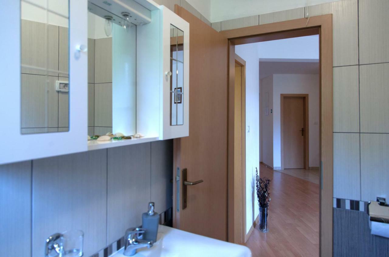 Apartment Helga Ližnjan 外观 照片