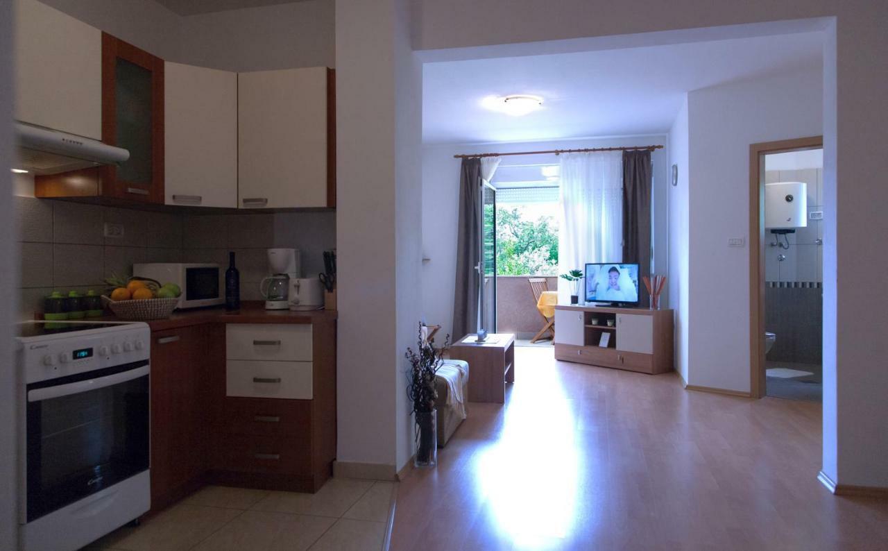 Apartment Helga Ližnjan 外观 照片