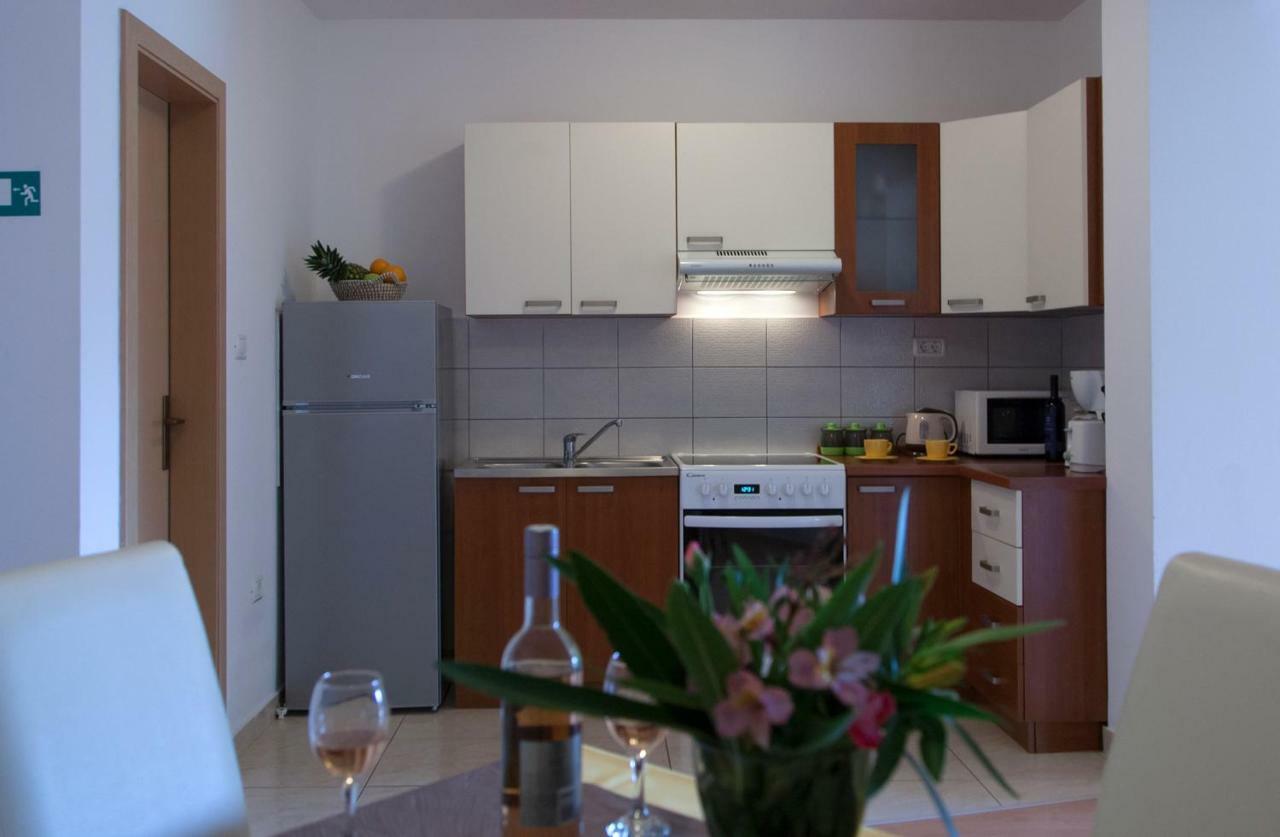 Apartment Helga Ližnjan 外观 照片