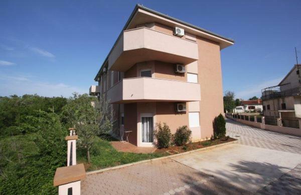 Apartment Helga Ližnjan 外观 照片